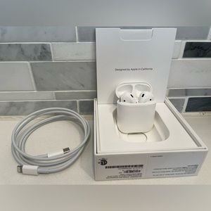 Apple AirPods with Charging Case 2nd Generation and lightning cable included
